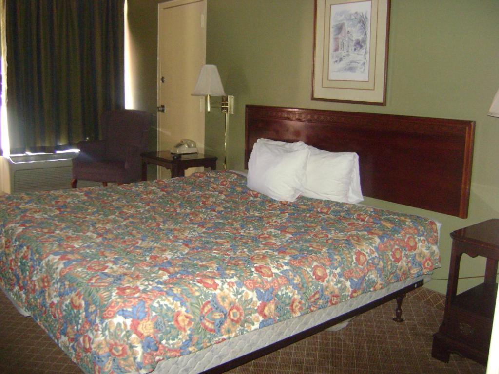 Knights Inn Gastonia Ruang foto